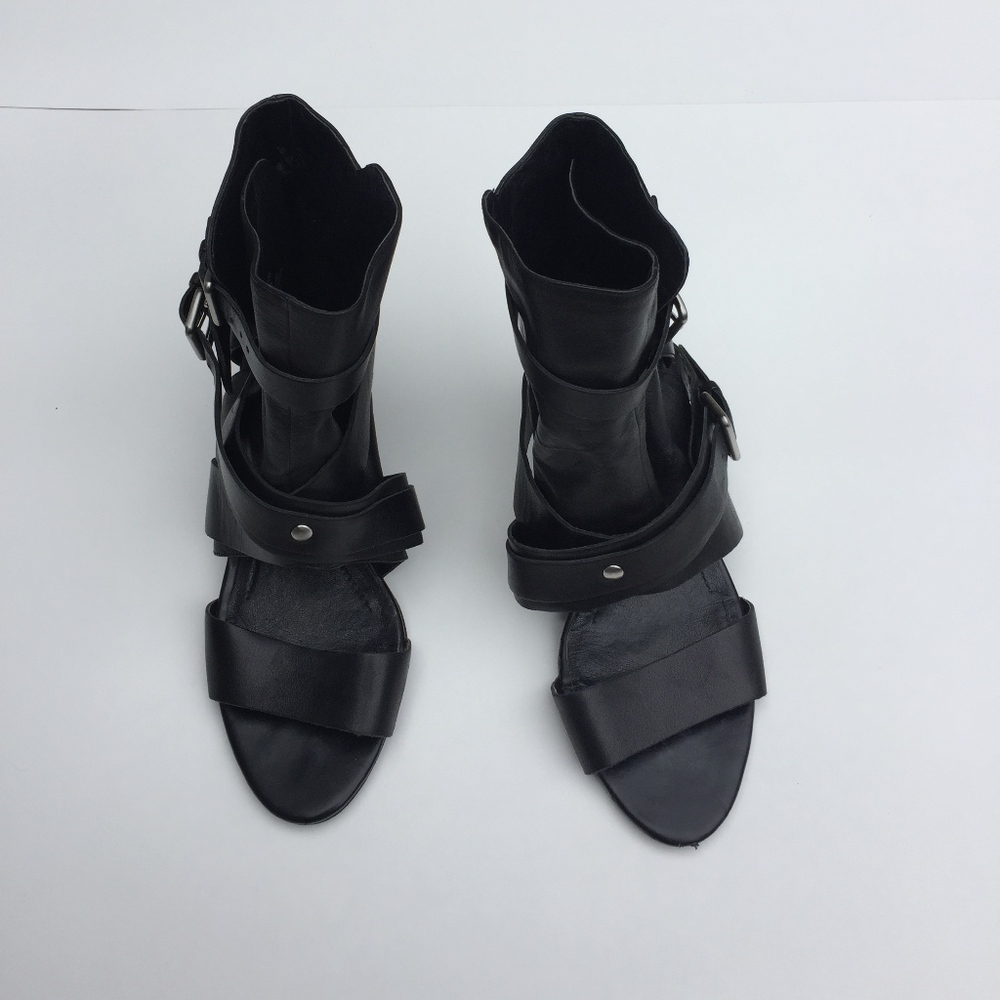 BCBGeneration Stripes sandals